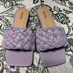 NWT Soda brand Lavender Women’s Braided Sandals size 10
